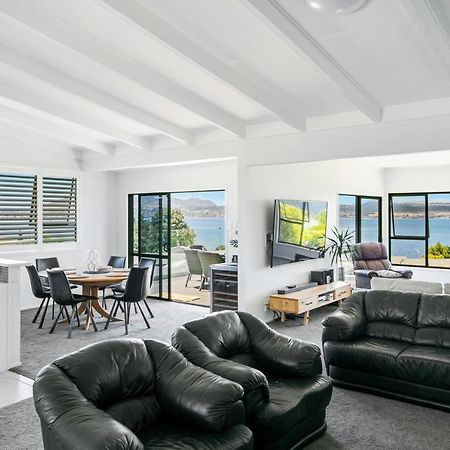 Acacia Bay Bach - Views, Spa & Serenity - Taupo Bagian luar foto